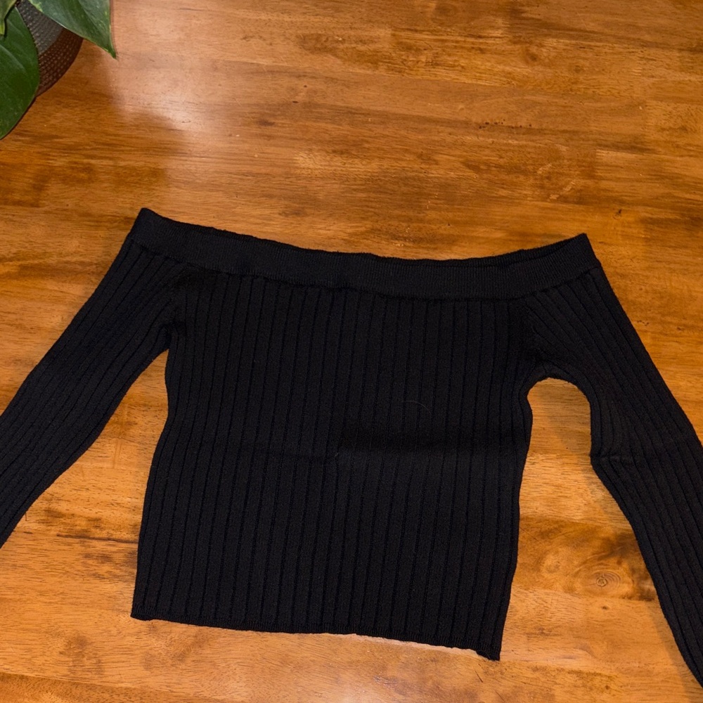 AE Off-Shoulder Black Ribbed Top